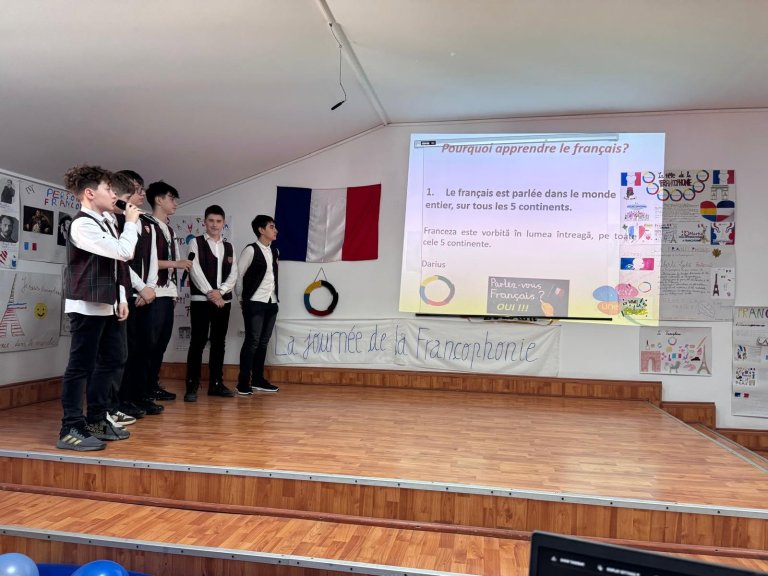 Moment din cadrul activităților de Francofonie
